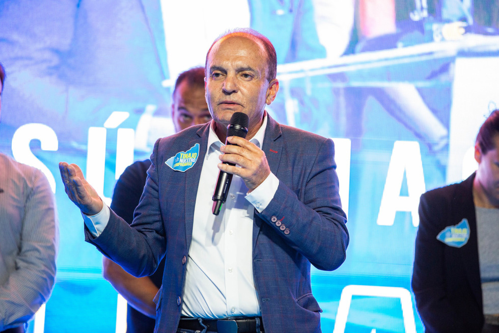 El alcalde de Tinajo exige al Cabildo que “saquen ya” a los menores ...