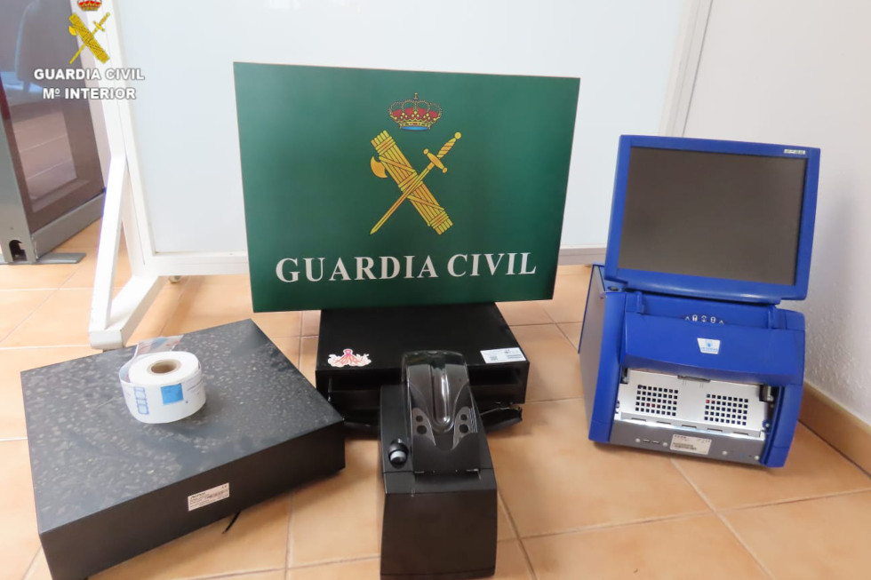 Detenido en Lanzarote por cinco robos con fuerza con un impacto ...