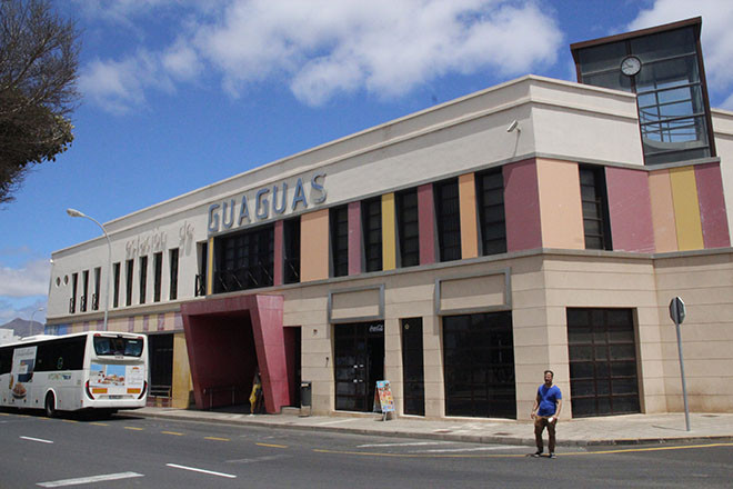 Aparece un feto en el baño de la estación de guaguas de Arrecife